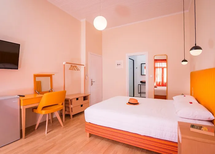 Thejoy * Hriszí Aktí Haniá